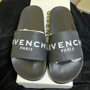 Givenchy Logo Slides
